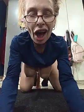 FrozenWaffle live XXX chat
