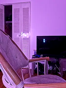 Živá chatovací místnost TooGoodConway23