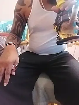הופעת וובקאם של TooGoodConway23