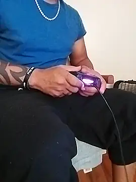 TooGoodConway23 Show in webcam