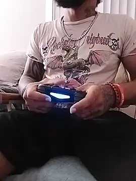 הופעת וובקאם של TooGoodConway23