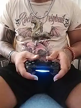 הופעת וובקאם של TooGoodConway23