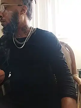 TooGoodConway23: διαδικτυακό σόου στην κάμερα