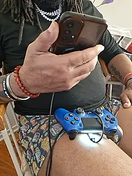 הופעת וובקאם של TooGoodConway23