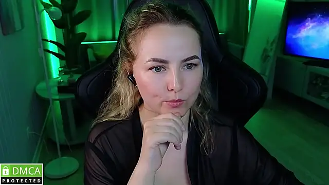 Mira_Mermayd's Live XXX Chat