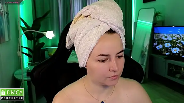 Živý XXX chat Mira_Mermayd