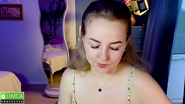 Chat XXX en directo de Mira_Mermayd