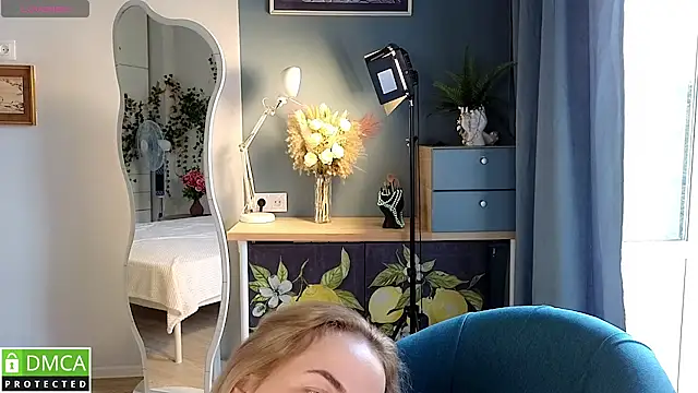 Mira_Mermayd's Live XXX Chat