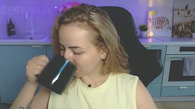 Chat XXX en directo de Mira_Mermayd