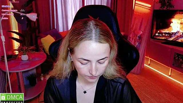 Mira_Mermayd's Live XXX Chat