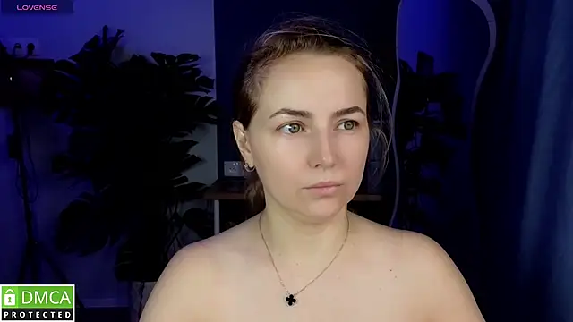Mira_Mermayd's Live XXX Chat