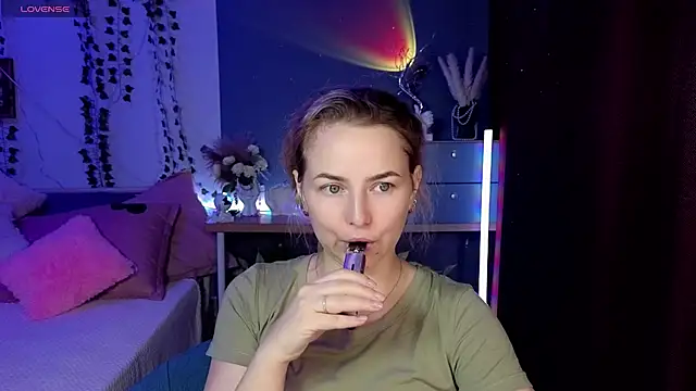 Mira_Mermayd's Live XXX Chat