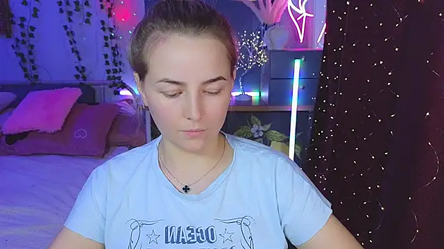 Mira_Mermayd's Live Chat Room