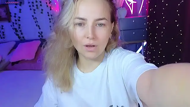 Chat XXX en directo de Mira_Mermayd