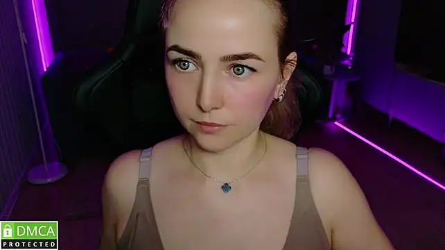 Mira_Mermayd élő XXX-chatje