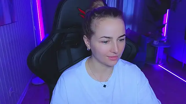 Mira_Mermaydn Webbikameraesitys