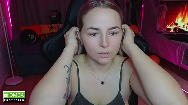 Mira_Mermayd Adlı Modelin Canlı XXX Sohbeti