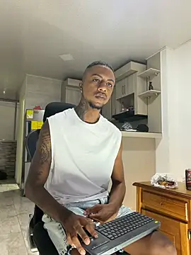 YeremiBrowm Show in webcam