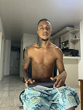 YeremiBrowm Show in webcam