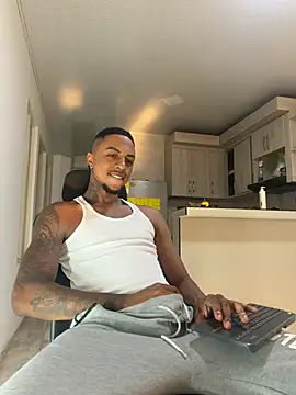 YeremiBrowm Show in webcam