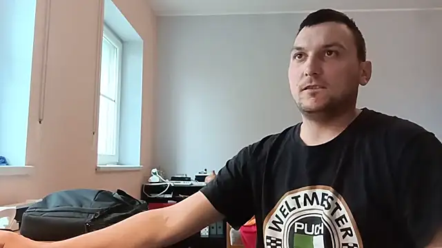 homass3: διαδικτυακό σόου στην κάμερα