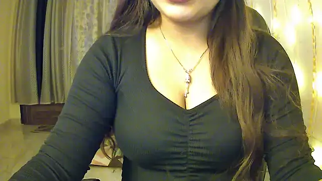 aarya_love Adlı Modelin Canlı XXX Sohbeti