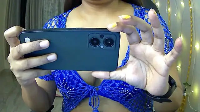 XXX chat uživo modela aarya_love