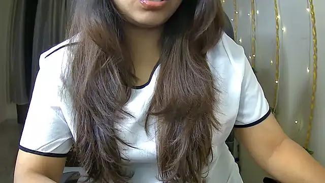 XXX chat uživo modela aarya_love