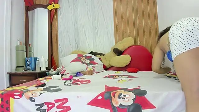 Lunastar02 Adlı Modelin Canlı XXX Sohbeti
