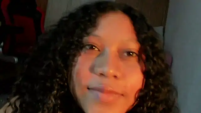 Chat +18 de Lunastar02 ao vivo