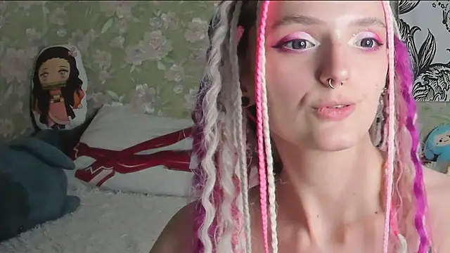 Cutie_Adelia Adlı Modelin Canlı XXX Sohbeti