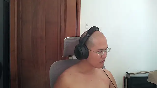luckyjackie25 在線直播表演