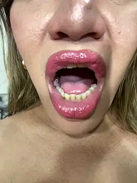 HugeKatarinaTS Webcam show