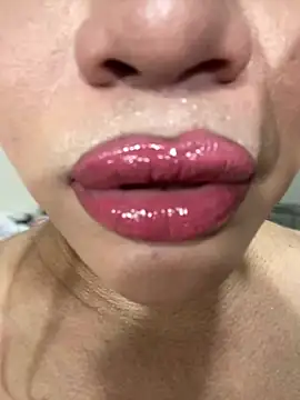 HugeKatarinaTS Show in webcam