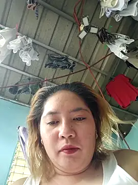 naughtiestmumknky99's Live XXX Chat