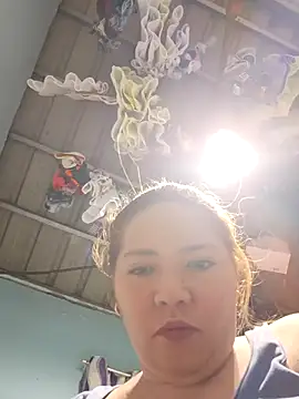 naughtiestmumknky99 Show in webcam