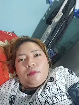 Show modela naughtiestmumknky99 na web-kameri