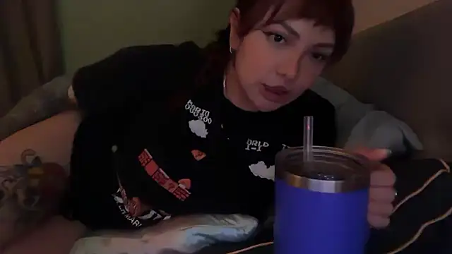 Pumpkin_bunny Show in webcam