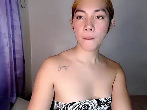 Perly_69's Webcam Show