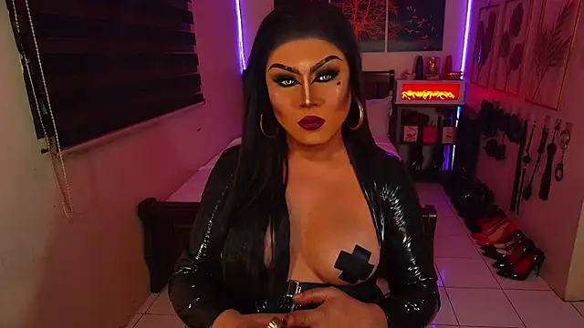 Webkamerová show xCumOnOverMex