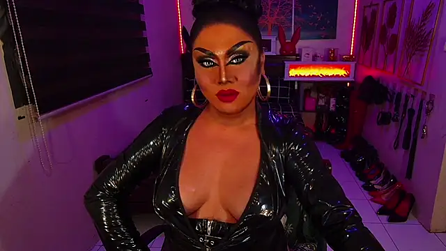 Webkamerová show xCumOnOverMex
