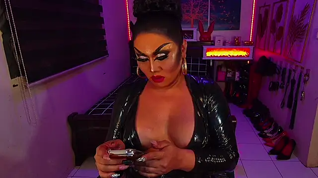 xCumOnOverMex Show Webcam