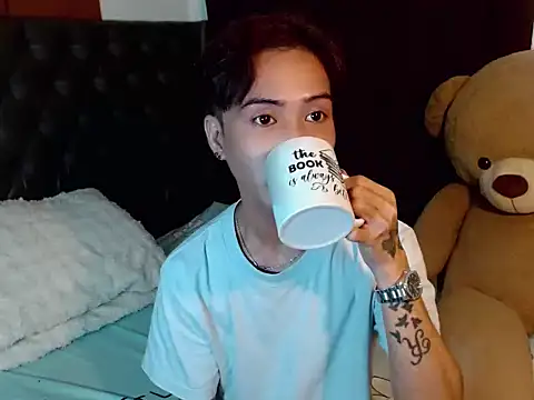 Skye_23 Pertunjukan Webcam