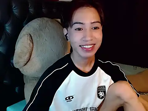 Skye_23 Show in webcam