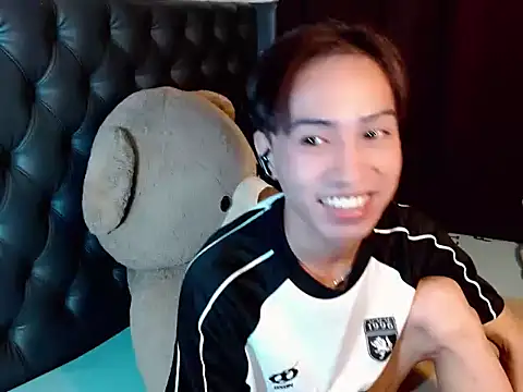 Skye_23 Show in webcam