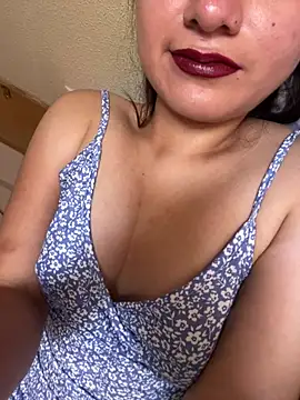 Show de kitty_222 na webcam