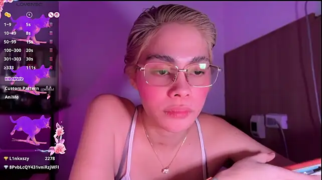 Raven_Iris' Webcam Show