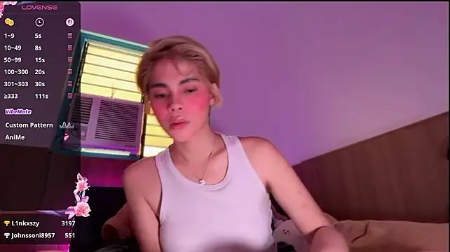 Raven_Iris' Webcam Show