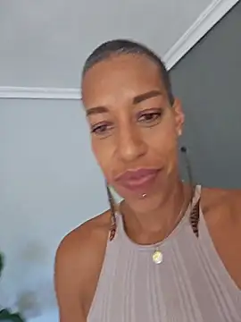 Goldenlace's Webcam Show