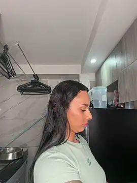 karlyn_angels' Live XXX Chat